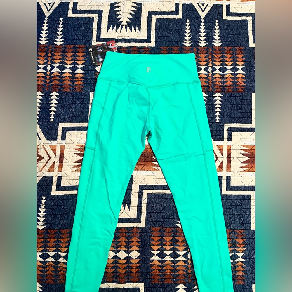 BNWT Born Primitive Size Large Capris in Teal